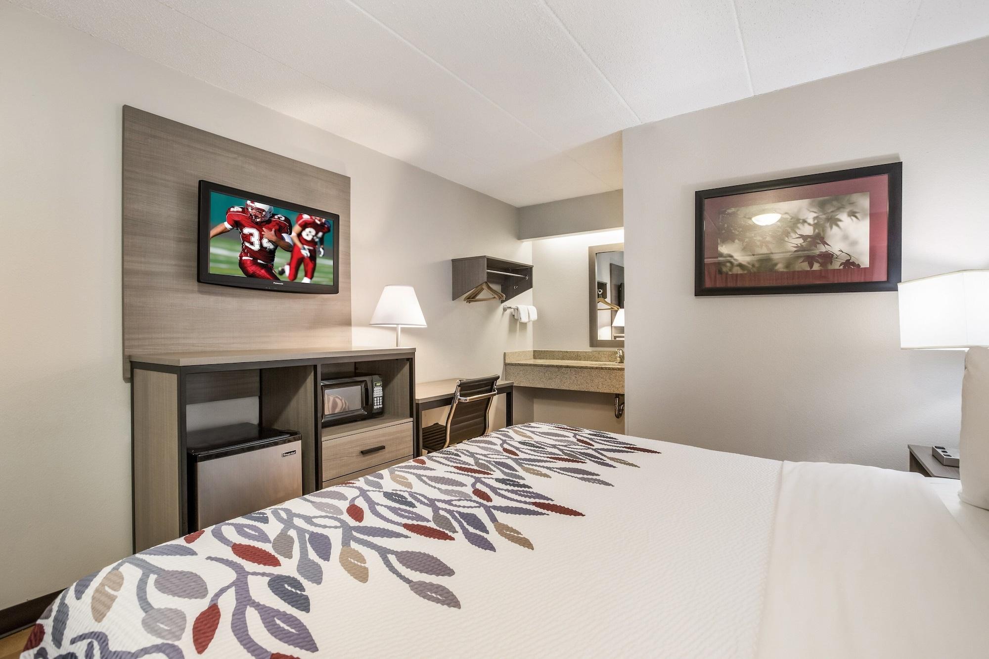 Red Roof Inn Lansing West - Msu Bagian luar foto