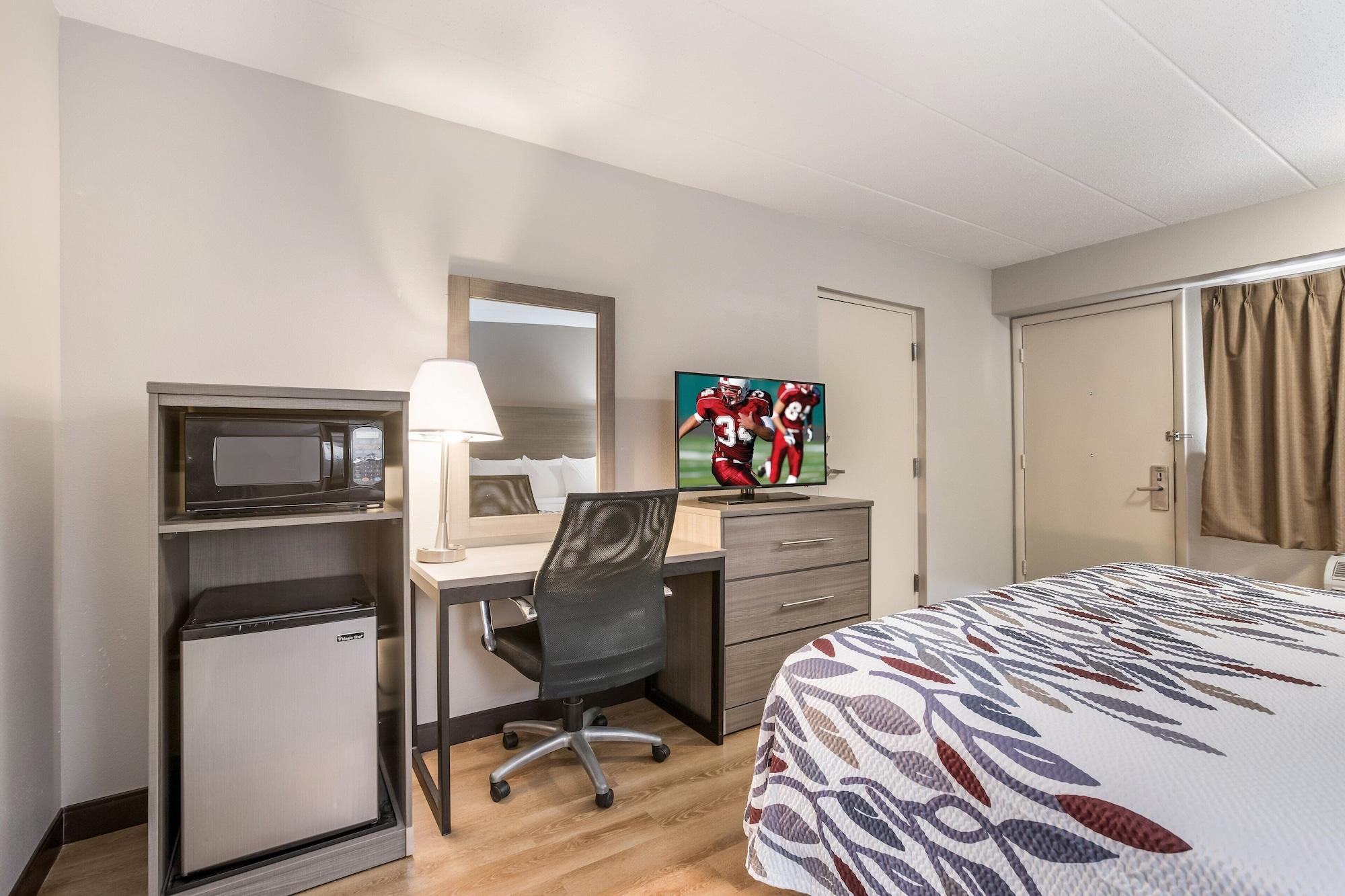 Red Roof Inn Lansing West - Msu Bagian luar foto