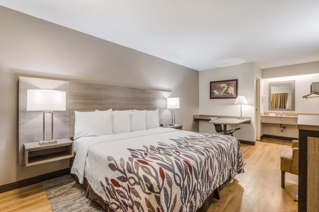 Red Roof Inn Lansing West - Msu Bagian luar foto