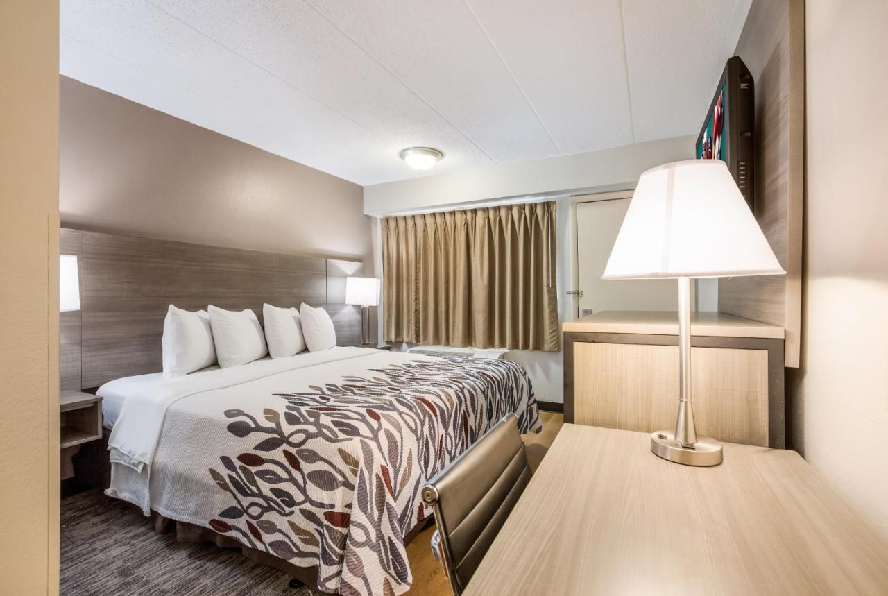Red Roof Inn Lansing West - Msu Bagian luar foto