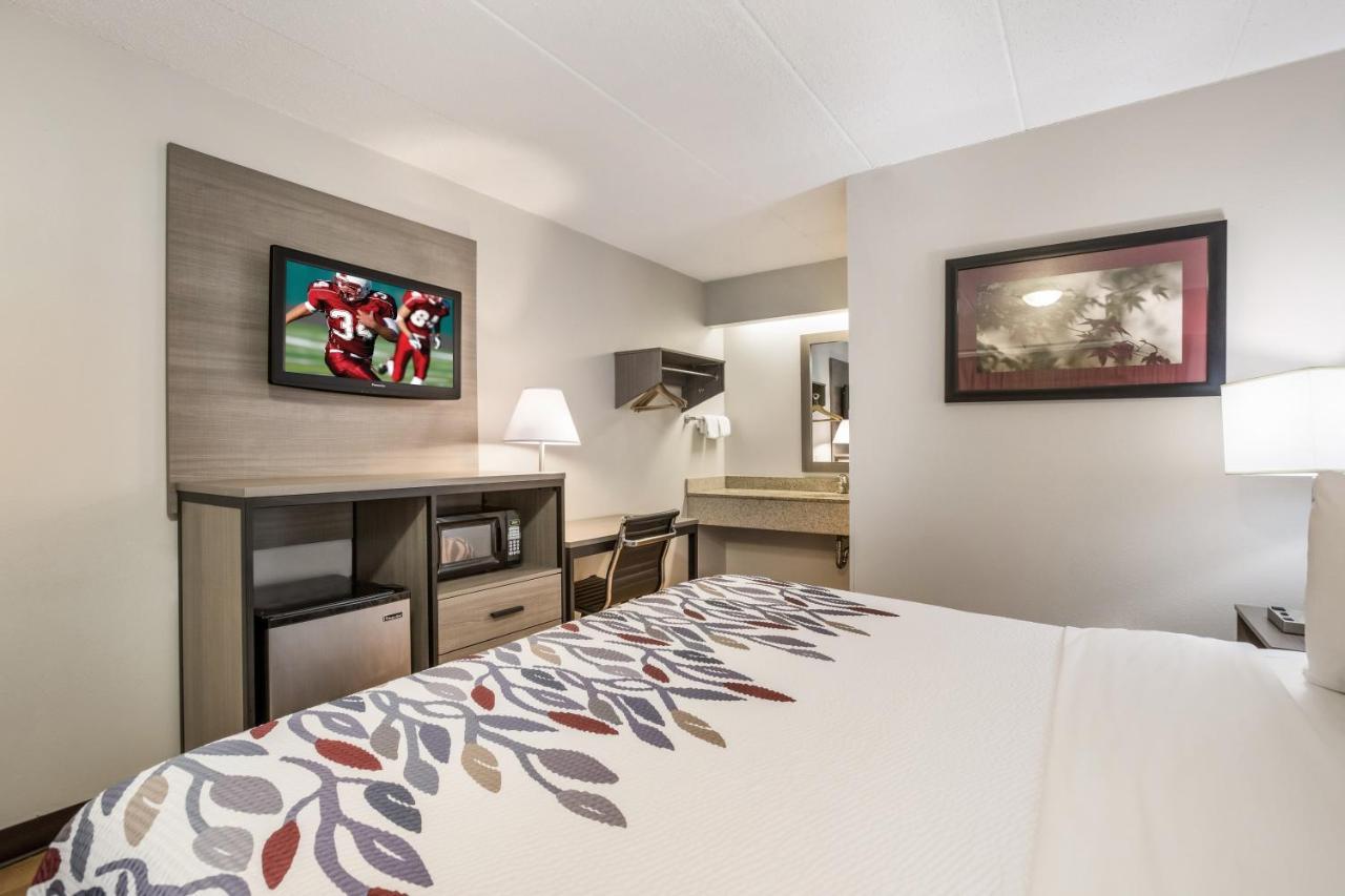 Red Roof Inn Lansing West - Msu Bagian luar foto